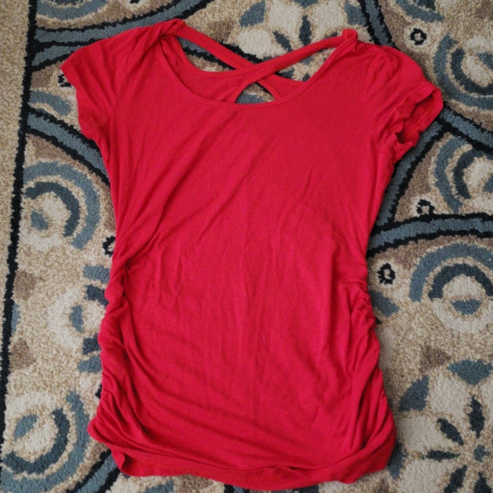 Jessica Simpson maternity shirt